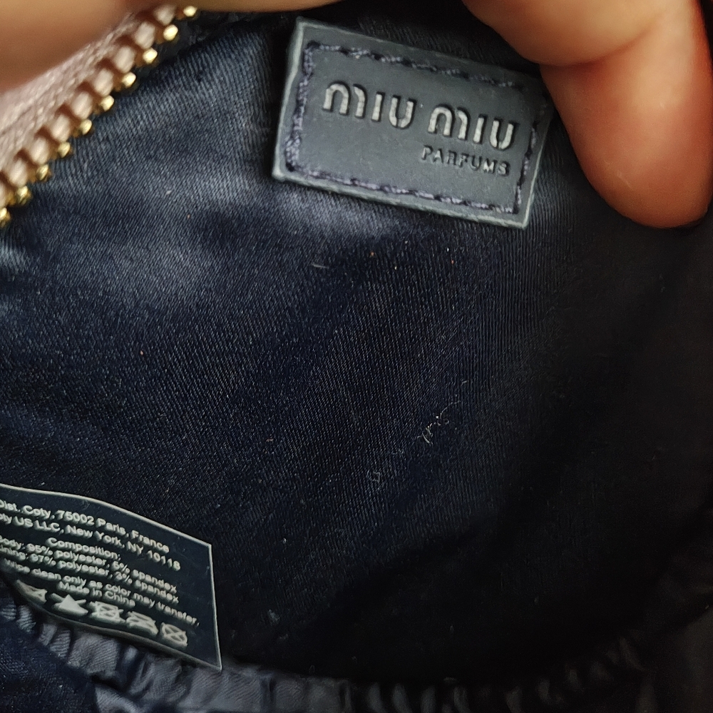 Miu Miu Parfume Pink Velvet Pouch - Picture 7 of 10